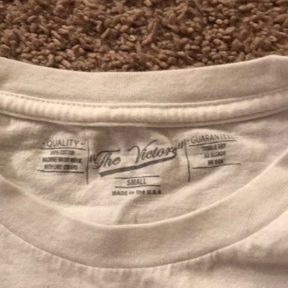 Tee :) - Picture 3 of 3